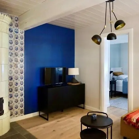 Tolle In Einem Reetgedeckten Haus * Nieblum