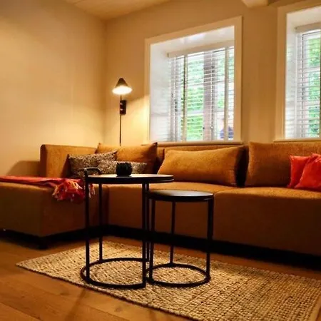 Tolle In Einem Reetgedeckten Haus * Nieblum