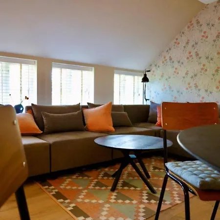 Tolle In Einem Reetgedeckten Haus Lejlighed Niblum